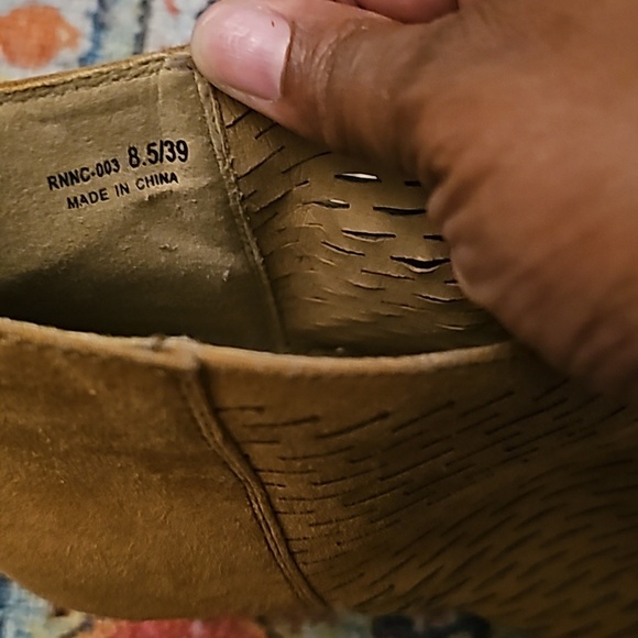 Dirty Laundry Peep Toe Sandals - Picture 3 of 5